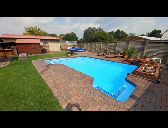 3 BEDROOM HOUSE FOR SALE IN SASOLBURG EXT 3